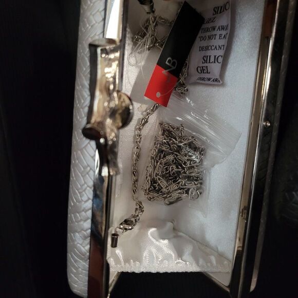 Elegant Evening Black Clutch Purse Cocktail Purse Wedding Evening Purse - Picture 10 of 11